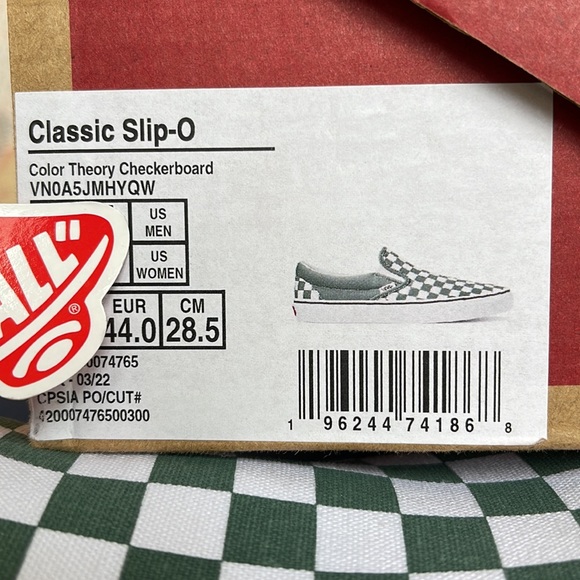 Vans Men’s Classic Slip-0n
Color Theory Checkerboard
VN0A5JMHYQW
Sneakers - Picture 16 of 16